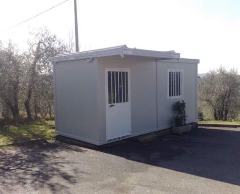 monoblocco con pensilina 1